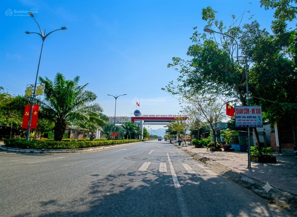 Nhà 2 mt đường nhựa 38x28m, dt 1082m2 ngay tthc hàm tân, cần bán gấp giá rẻ như bèo, chỉ hơn 3tỷ