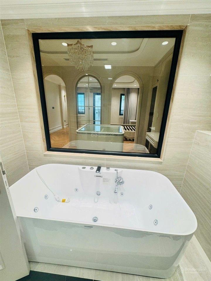 Bán nhà phường vĩnh hưng. dt,66m x 6 tầng thang máy. ngõ thông ô tô. gần mặt phố. giá, 15 tỷ
