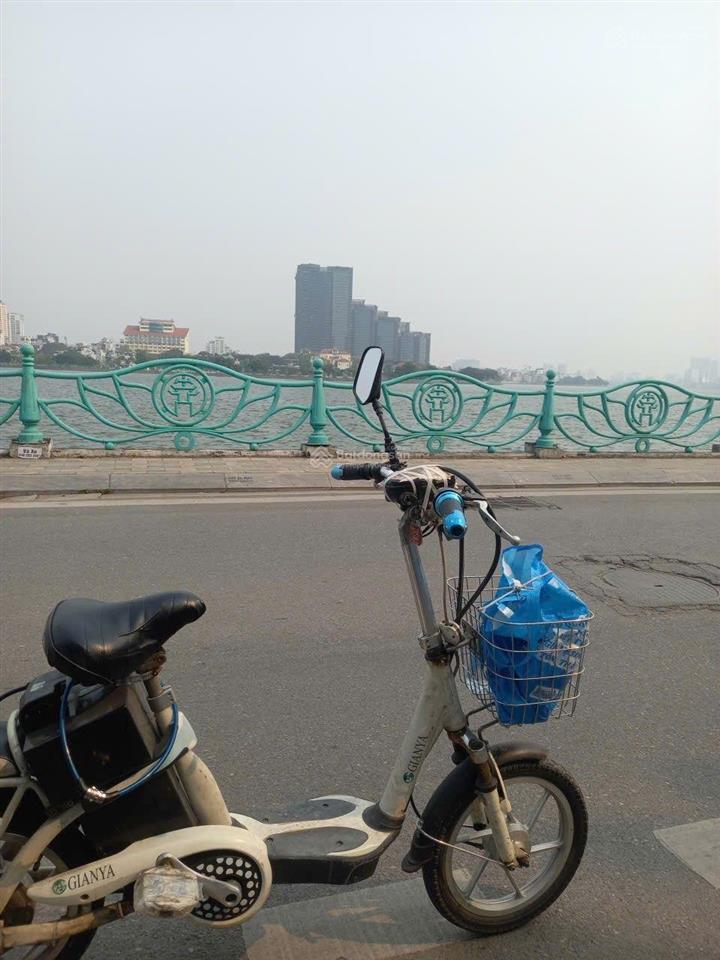 Bán nhà mặt phố quảng khánh. wieu hồ tây. lô góc. dt,330m x 6 tầng thang máy. mt,13m. giá, 410 tỷ