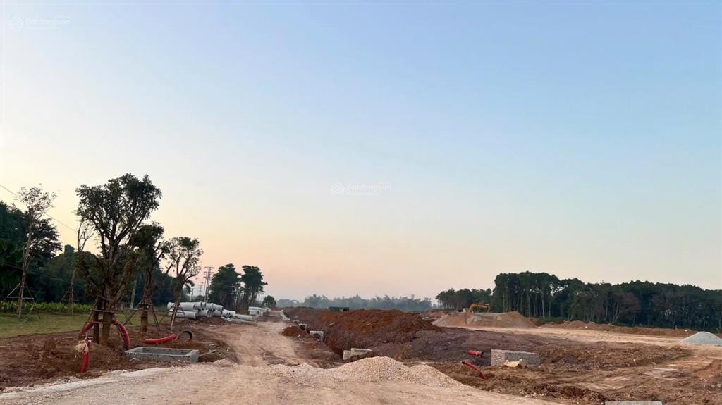 Giờ tìm biệt thự 5 tỉ mặt hướng hồ lưng tựa núi sổ đỏ đứng tên tại hòa bình thì có cái nịt?