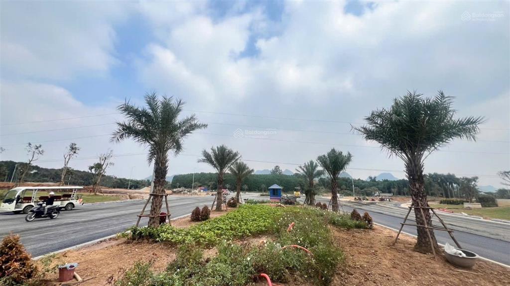 Giờ tìm biệt thự 5 tỉ mặt hướng hồ lưng tựa núi sổ đỏ đứng tên tại hòa bình thì có cái nịt?