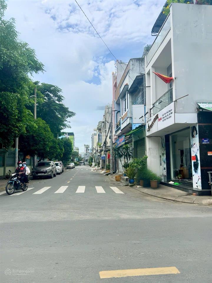 Nhà 1 lầu 5x20m ngay chợ phú lợi  phạm thế hiển q8. đang cho thuê 21tr/tháng