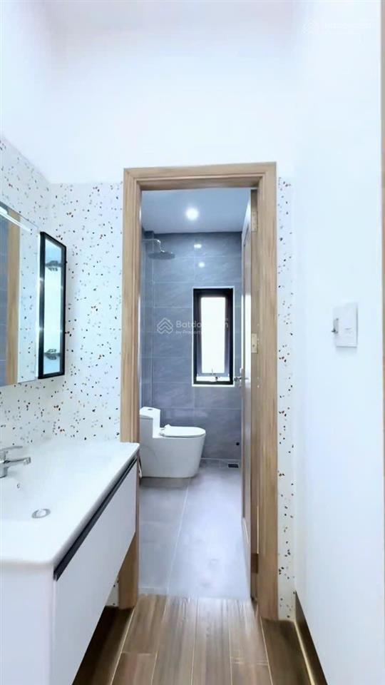 Nhà 1 lầu 5x20m ngay chợ phú lợi  phạm thế hiển q8. đang cho thuê 21tr/tháng