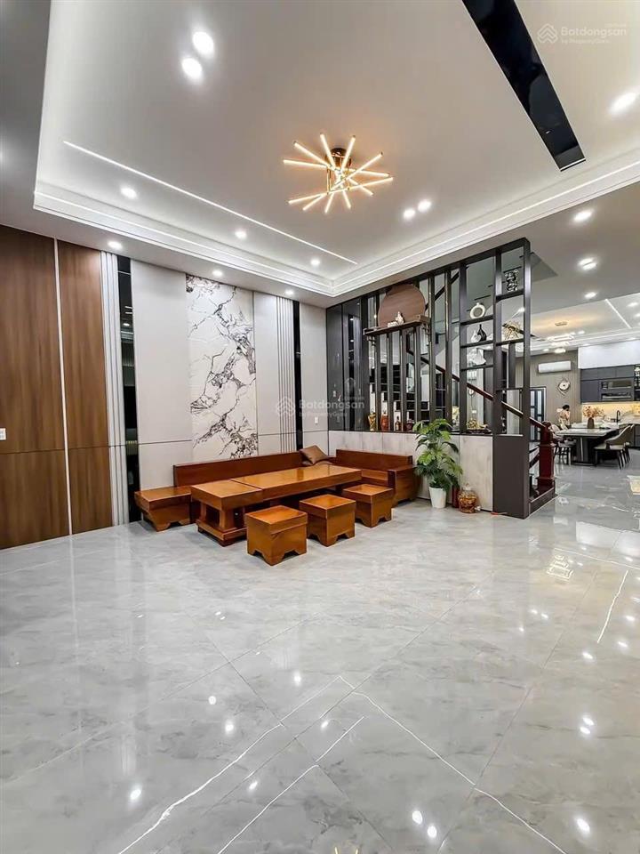 Nhà 2 lầu 5x20 giá 790 triệu , sát bên bến xe quận8  đường tạ quang bửu q8 , tp hcm