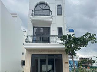 Nhà phố hoàn thiện vcn phước long 2