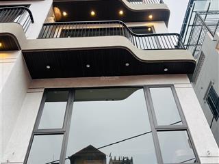 Nhà mới phố sài đồng. cách cầu vĩnh tuy 800m. dt 54m x 6 tầng mt 5.15m, thang máy, gara, hơn 16 tỷ.