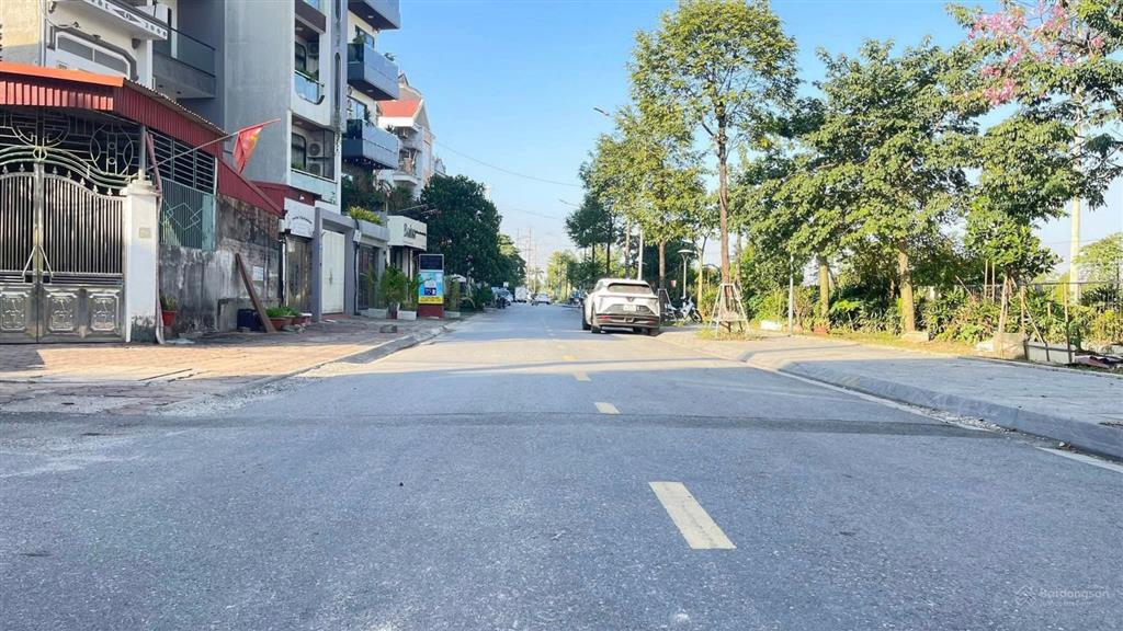 Giảm 300tr lô 110m2 đồng trạng view hồ,3ph đến đhqg, khu cnc, cách hồ tâybv 600m, sát ql21