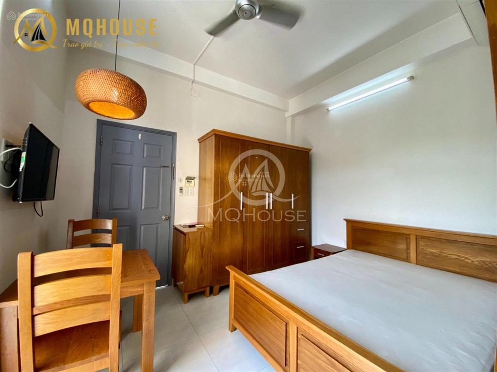 Căn hộ studio ban công cao cấp gần sân bay tsn trang bị nội thất đầy đủ, thang máy, bảo vệ 24/24