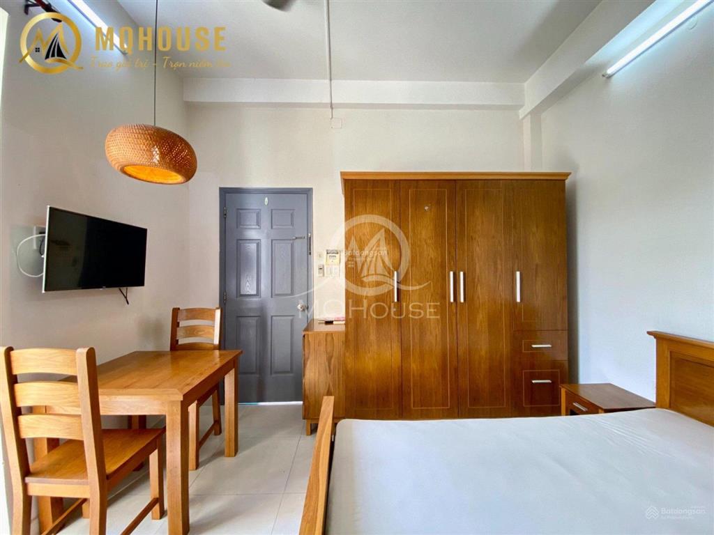 Căn hộ studio ban công cao cấp gần sân bay tsn trang bị nội thất đầy đủ, thang máy, bảo vệ 24/24