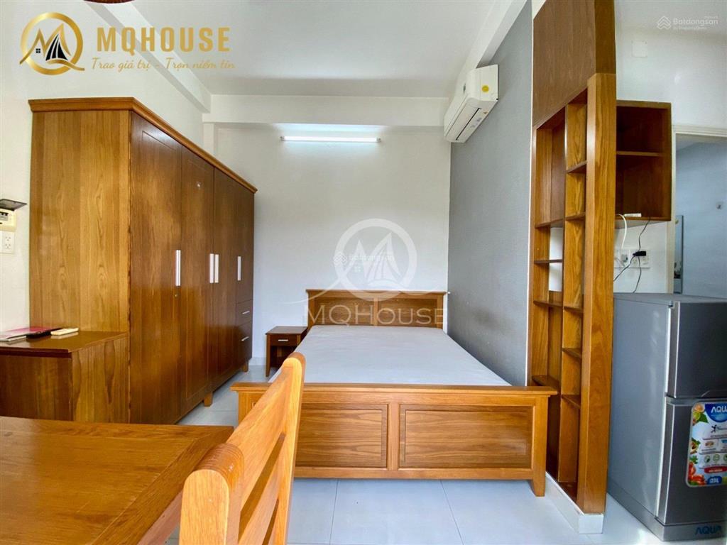 Căn hộ studio ban công cao cấp gần sân bay tsn trang bị nội thất đầy đủ, thang máy, bảo vệ 24/24