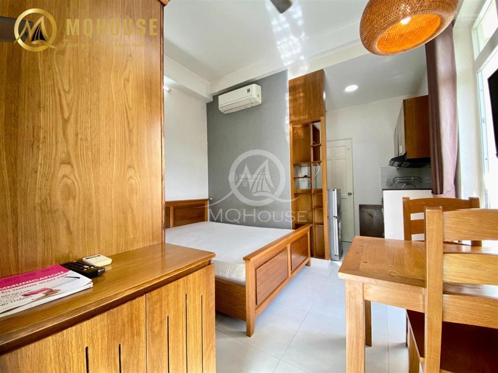 Căn hộ studio ban công cao cấp gần sân bay tsn trang bị nội thất đầy đủ, thang máy, bảo vệ 24/24