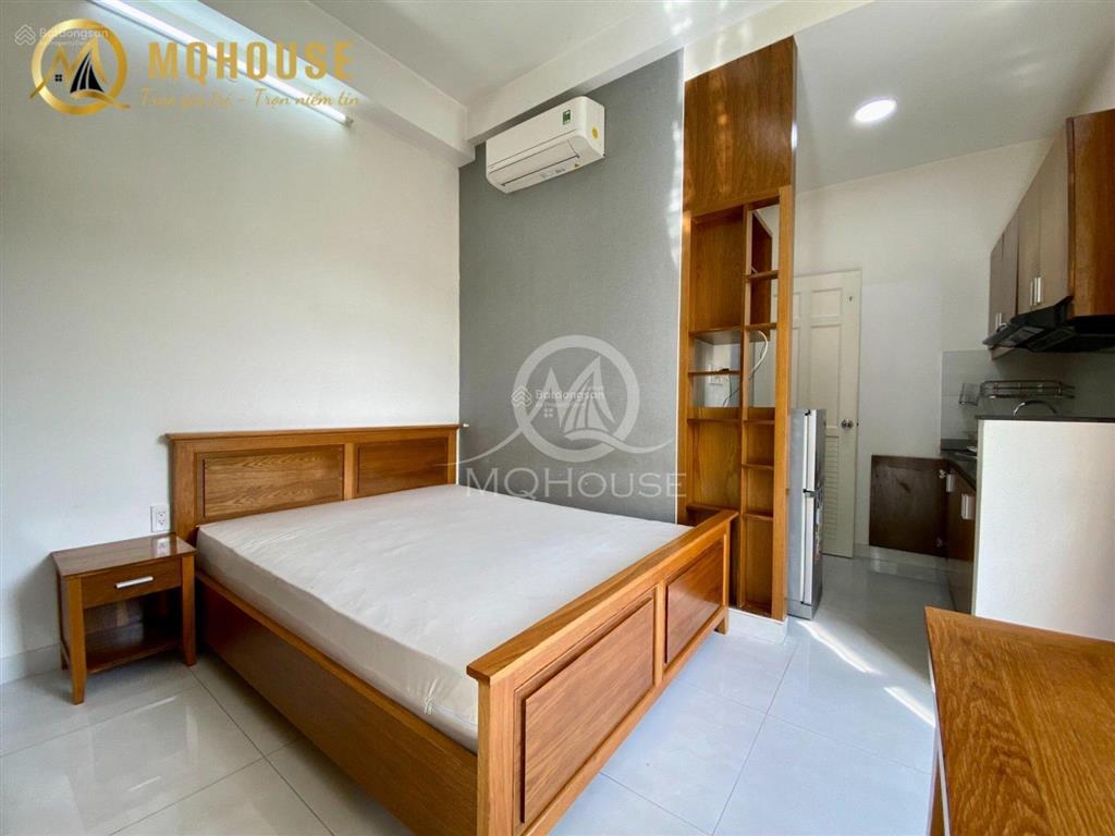Căn hộ studio ban công cao cấp gần sân bay tsn trang bị nội thất đầy đủ, thang máy, bảo vệ 24/24