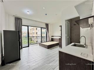 Căn hộ studio ban công 35m2 gần ngã tư bảy hiền, khu chung cư bàu cát full nội thất tiện nghi
