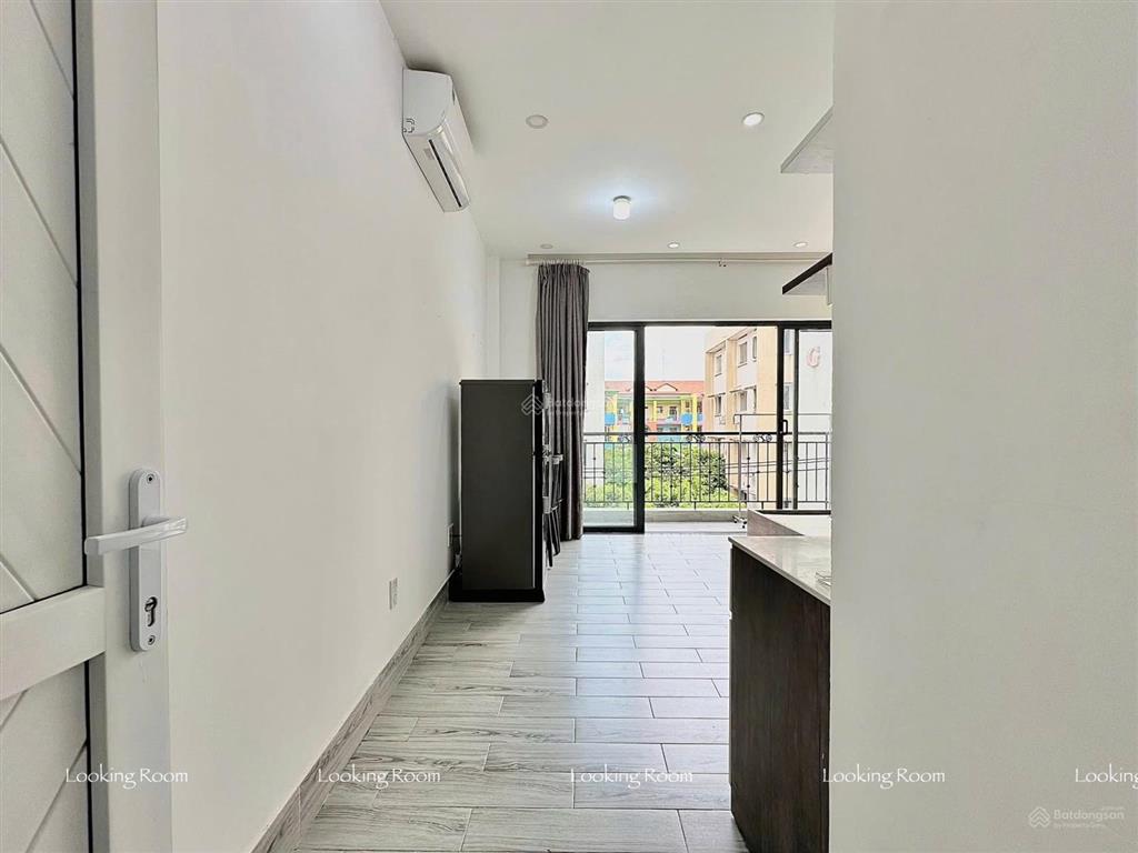Căn hộ studio ban công 35m2 gần ngã tư bảy hiền, khu chung cư bàu cát full nội thất tiện nghi