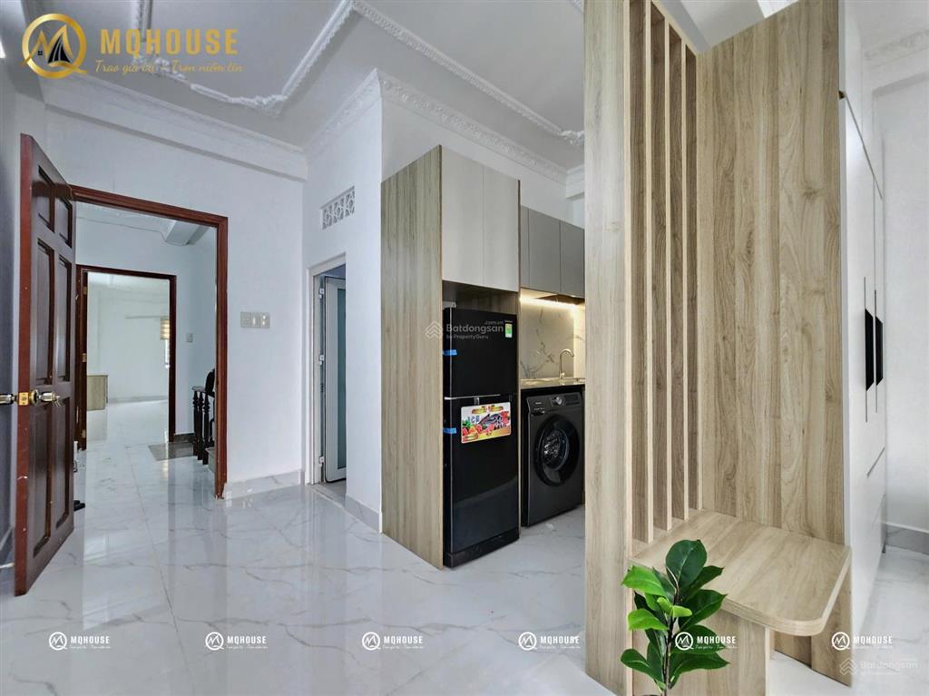 Cho thuê căn hộ ban công, cửa sổ ngay đầm sen  hòa bình tân phú full nội thất từ a đến z