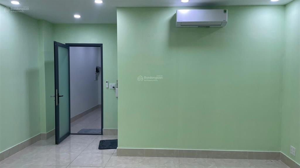 Cho thuê phòng phía trước cityland park hills. vị trí siêu đẹp. 60m2 giá chỉ 7tr/tháng
