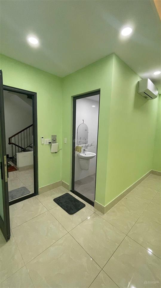 Cho thuê phòng phía trước cityland park hills. vị trí siêu đẹp. 60m2 giá chỉ 7tr/tháng