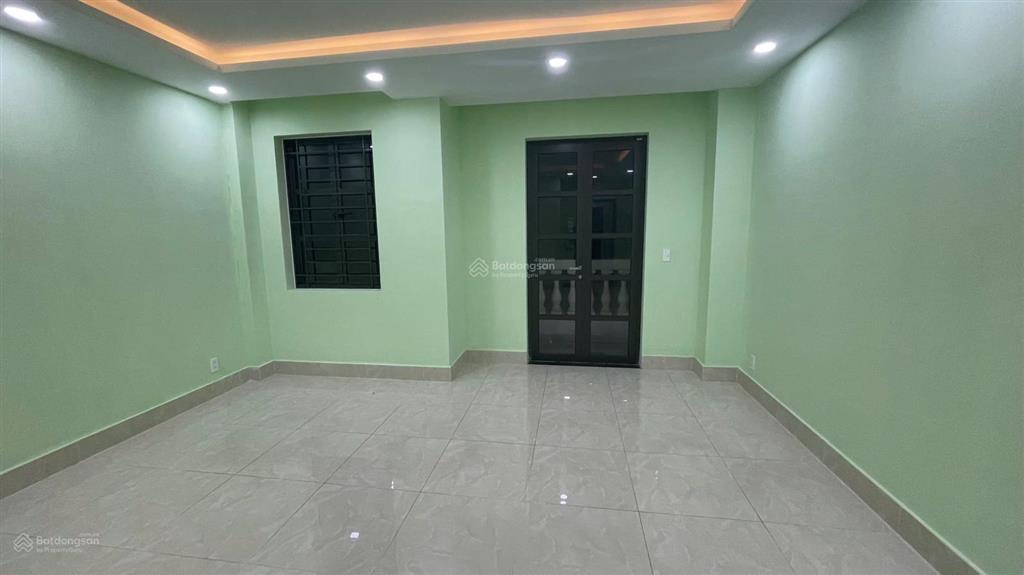 Cho thuê phòng phía trước cityland park hills. vị trí siêu đẹp. 60m2 giá chỉ 7tr/tháng