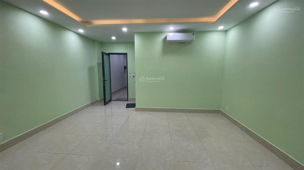 Cho thuê phòng phía trước cityland park hills. vị trí siêu đẹp. 60m2 giá chỉ 7tr/tháng