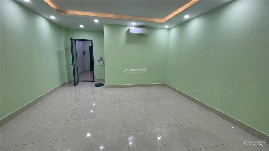 Cho thuê phòng phía trước cityland park hills. vị trí siêu đẹp. 60m2 giá chỉ 7tr/tháng