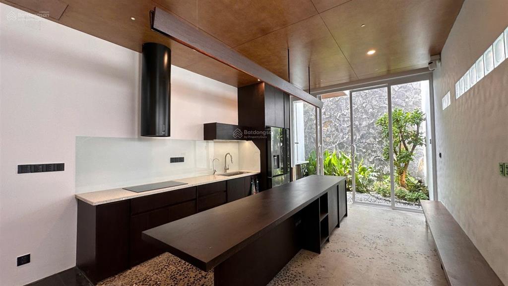 Bán nhà riêng tại trung mỹ tây 17, 86.5m2, 2pn, 3wc, 3 tầng. thiết kế độc đáo