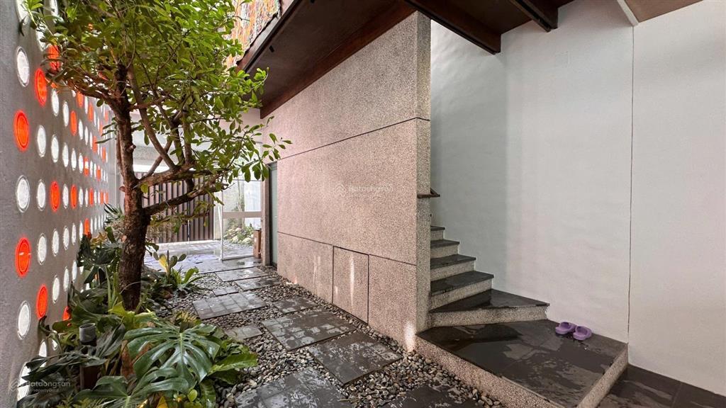 Bán nhà riêng tại trung mỹ tây 17, 86.5m2, 2pn, 3wc, 3 tầng. thiết kế độc đáo