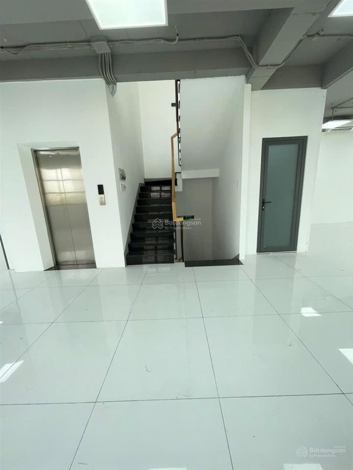 Cho thuê căn góc 2 mt đường số 3 cityland park hills gò vấp. diện tích 7,5x20m. giá 110tr/tháng