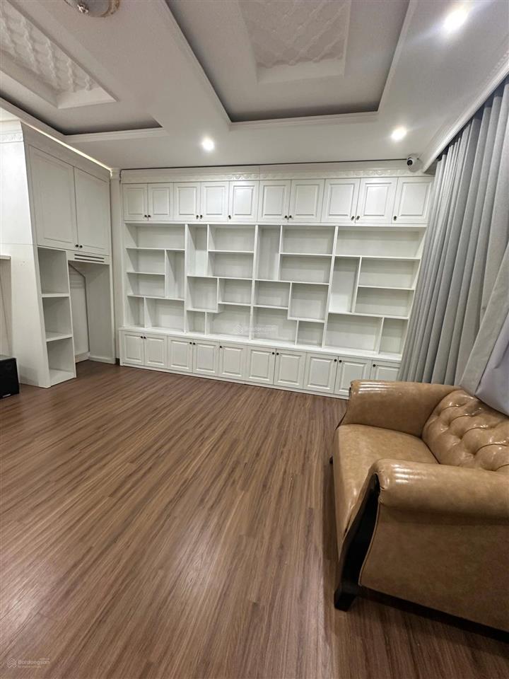 Cho thuê nhà phố có hầm cityland park hills full nội thất. nhà đẹp giá chỉ 50tr/th. vị trí cực đẹp