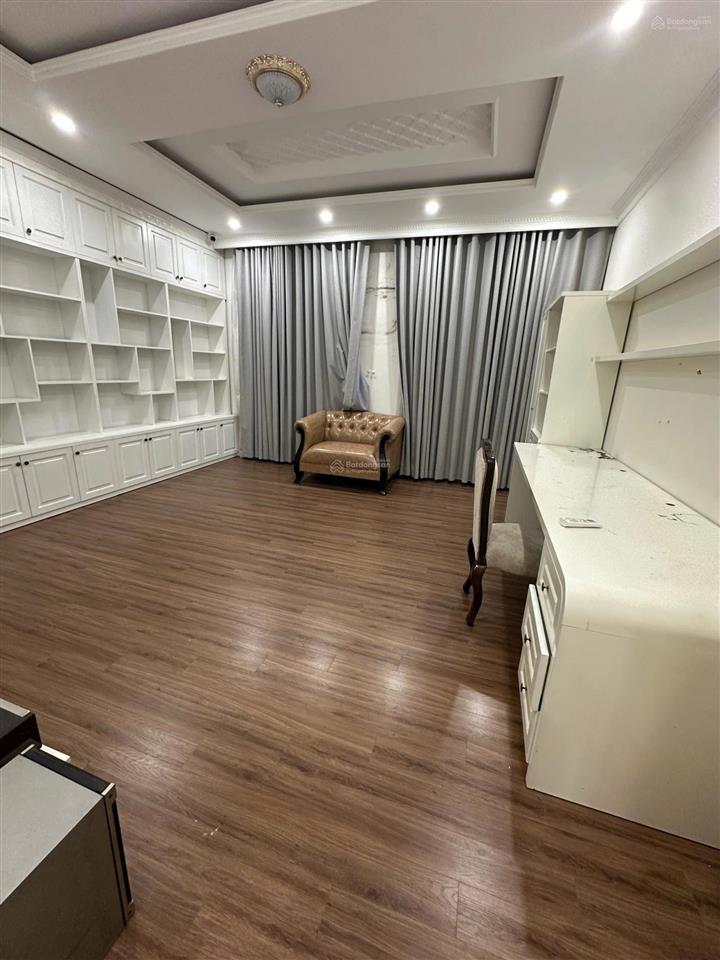 Cho thuê nhà phố có hầm cityland park hills full nội thất. nhà đẹp giá chỉ 50tr/th. vị trí cực đẹp