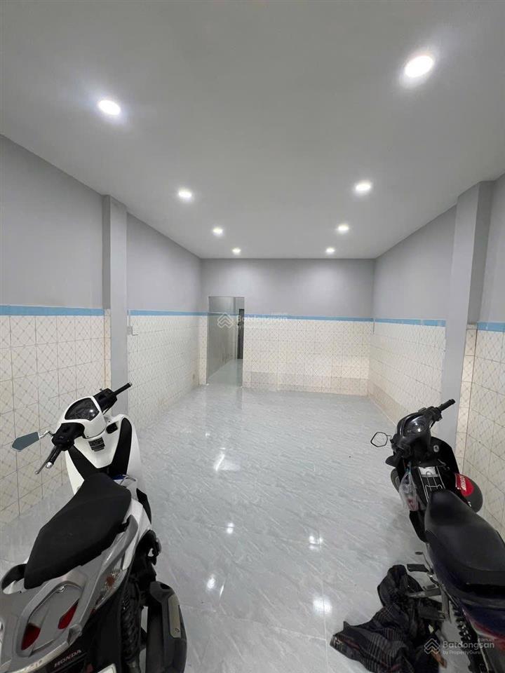 Cho thuê nhà mặt phố tại quang trung, giá 20tr/tháng, 52m2, hàng hiếm, 4x13m (52m2). 1 trệt 1 lầu.