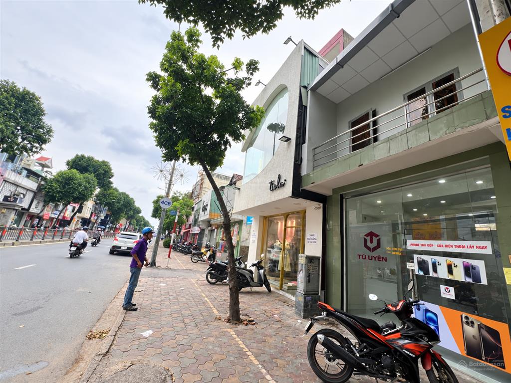Cho thuê nhà mặt phố tại quang trung, giá 20tr/tháng, 52m2, hàng hiếm, 4x13m (52m2). 1 trệt 1 lầu.