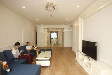 Em trường chuyên cho thuê cc discovery complex căn 2pn chỉ với giá 17tr/1 tháng