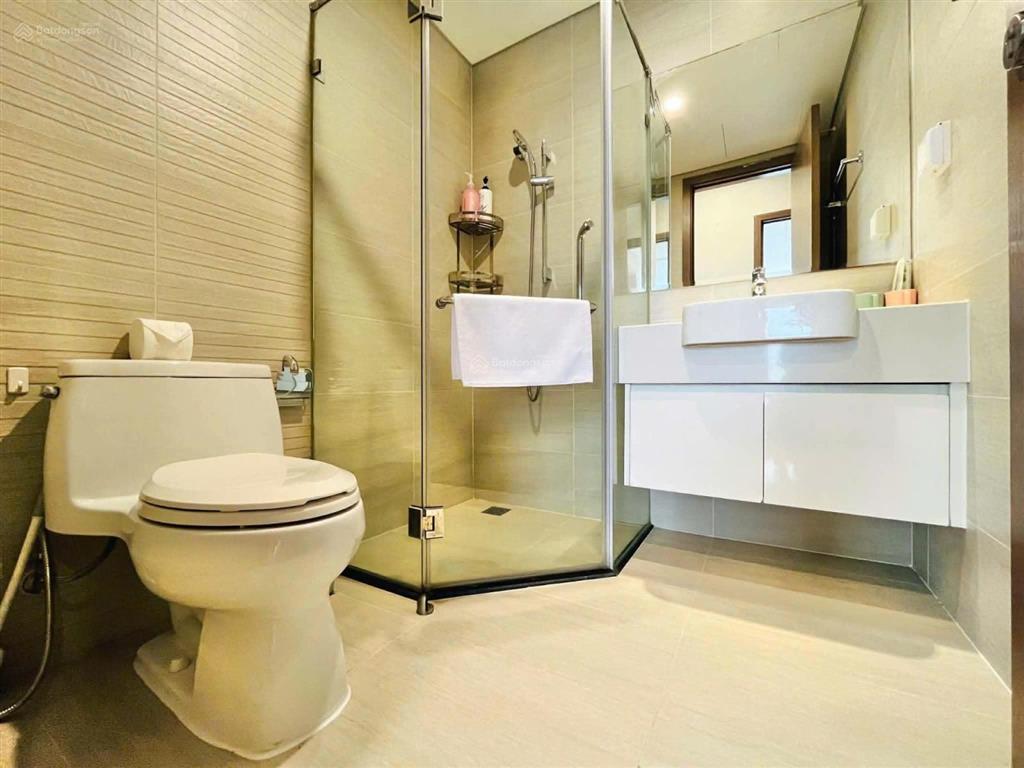 Em trường cho thuê căn hộ 2n 70m²  nội thất đẹp  sẵn nhà. và có nhiều lựa chọn khác.