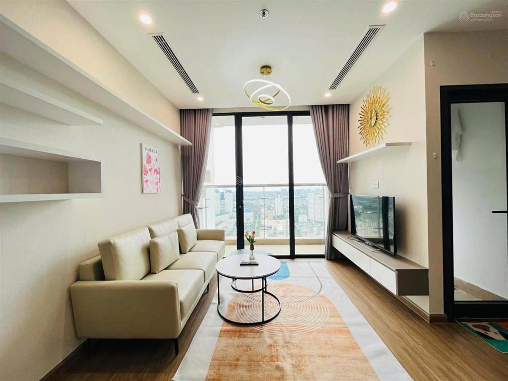 Em trường cho thuê căn hộ 2n 70m²  nội thất đẹp  sẵn nhà. và có nhiều lựa chọn khác.
