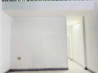 Nhà sạch đẹp dt 4x14m trệt+ lửng đúc suốt 2pn 2wc, có pn dưới trệt trầnthị hè hiệp thành q12, 5,3tr