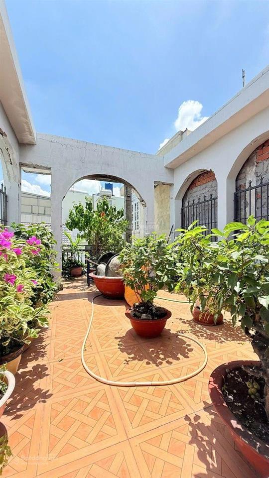 Nhà đẹp dt 4x18m 1 trệt 3 lầu 4pn p.thờ 5wc s.thượng đường nhựa 7m tân chánh hiệp 3, q12, 6,1tỷ