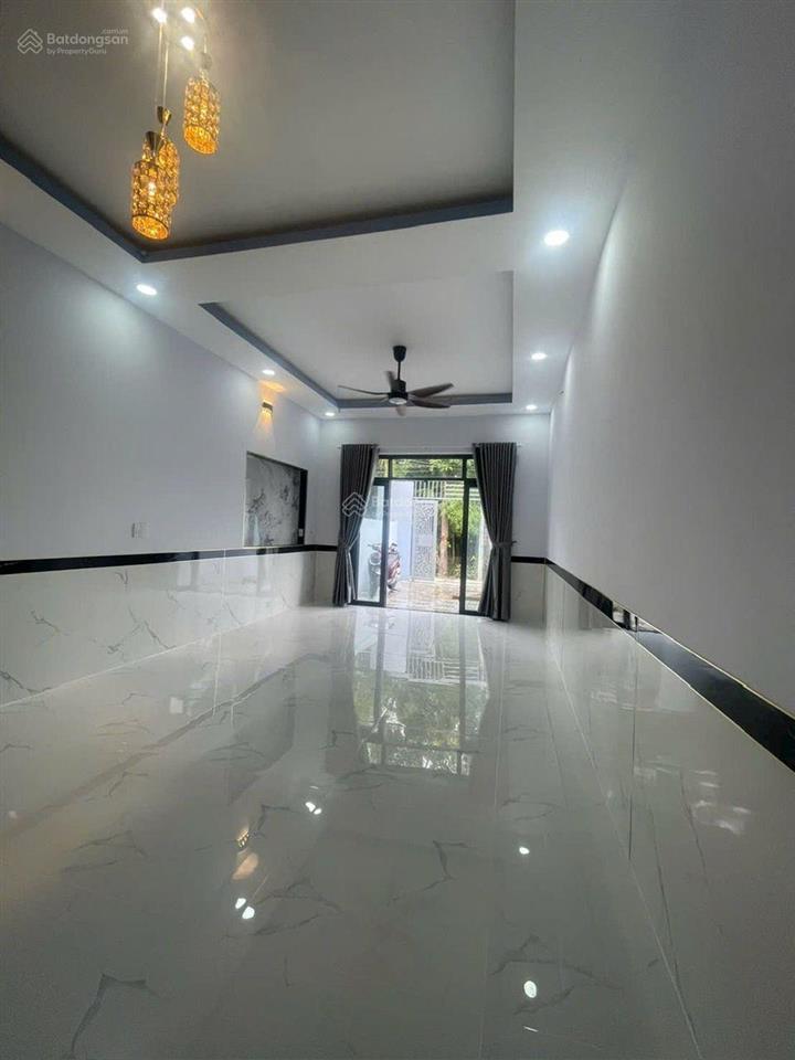 Nhà đẹp shc dt 4x17m đúc kiên cố 1 trệt 1 lầu 2pn 2wc s.phơi, hẻm 5m xh vào nhà bình mỹ hcm, 1,59tỷ