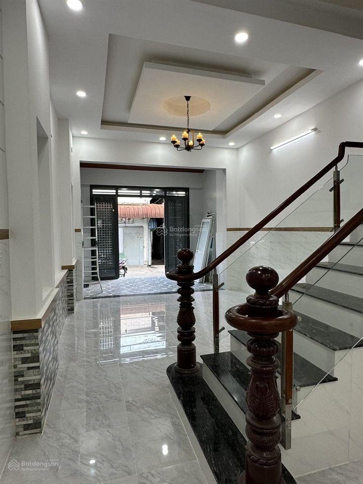 Nhà đẹp shr dt 4,2x18m trệt 2 lầu 4pn 3wc hẻm xh 5m thông đường đông bắc q12 giáp gò vấp, 5,9 tỷ