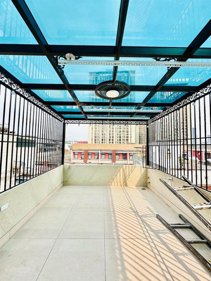 Nhà đẹp mỹ miều!phố vip văn cao,20m ra mặt phố lớn,thang máy,tiện ích ko thiếu gì,mới koong 57m2*5t