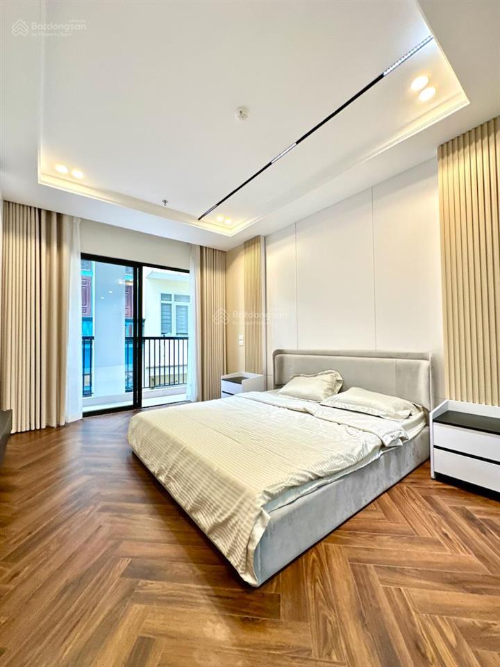 Nhà đẹp mỹ miều!phố vip văn cao,20m ra mặt phố lớn,thang máy,tiện ích ko thiếu gì,mới koong 57m2*5t