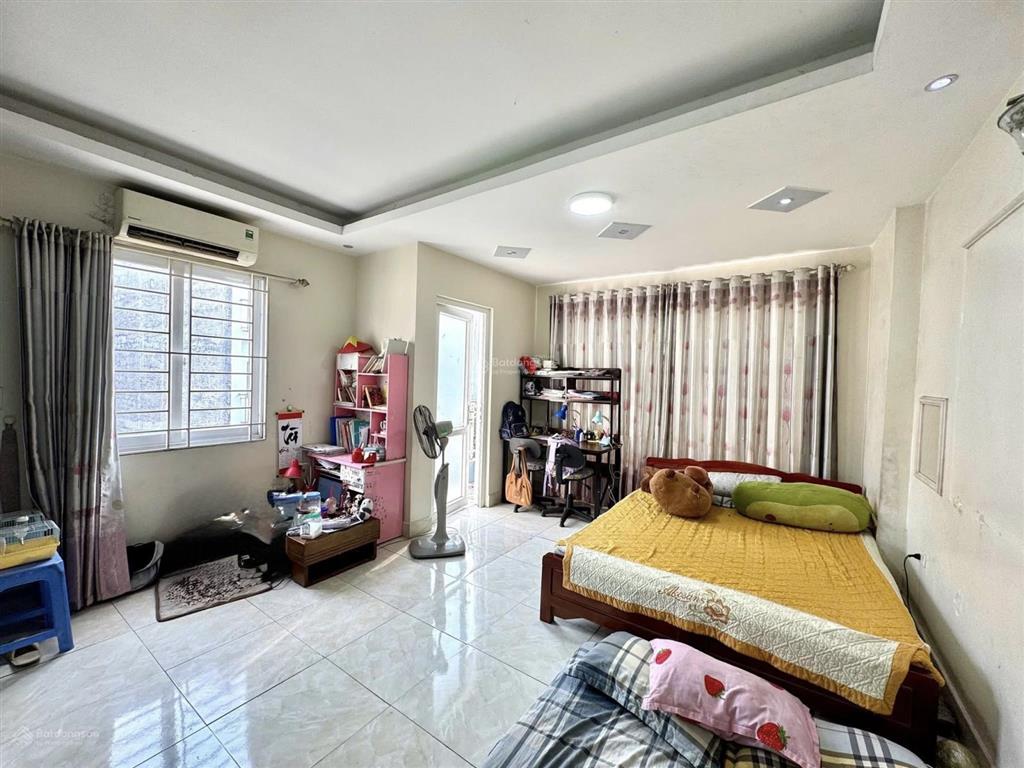Phố vip đội cấn  ô tô đỗ cửa  ko qh  20m ra phố  ngõ 5m  nhà dây xây  ngõ thông kd  46m2*4t