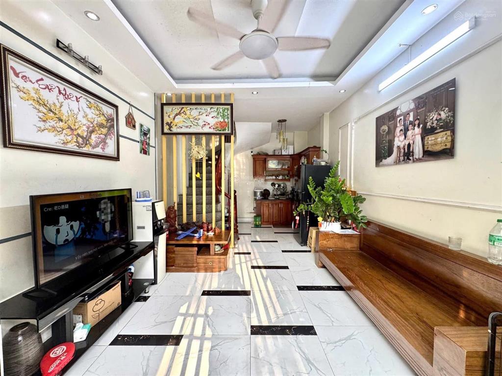 Phố vip đội cấn  ô tô đỗ cửa  ko qh  20m ra phố  ngõ 5m  nhà dây xây  ngõ thông kd  46m2*4t
