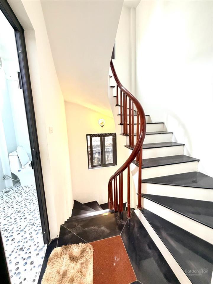 Đẹp quá ! phố thuỵ khuê, thoáng vĩnh viễn, dân xây kcbt, ngõ thông, ba gác , sân xe, 40m*6t