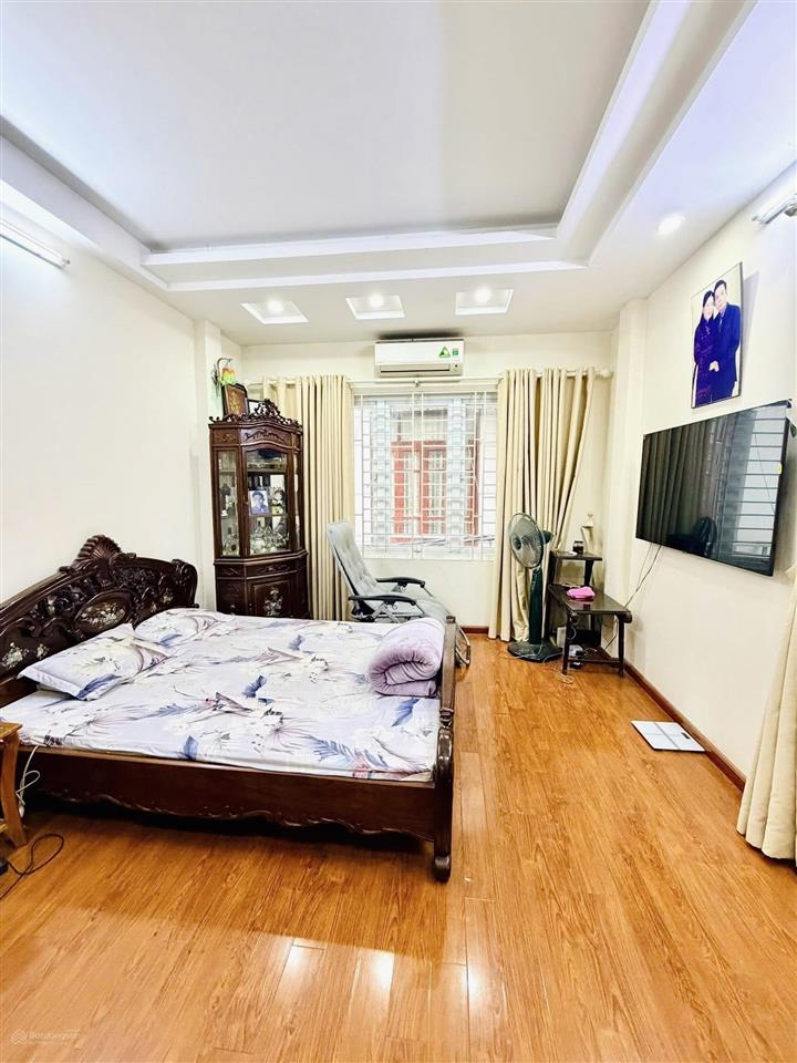 Nhà xinh phố văn cao, thoáng sáng vĩnh viễn, ngõ nông 3 gác ,dân xây, full nội thất, ở ngay, 56m*5t