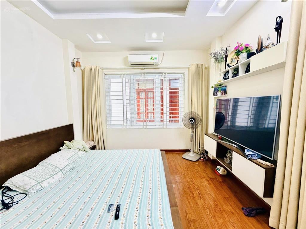Nhà xinh phố văn cao, thoáng sáng vĩnh viễn, ngõ nông 3 gác ,dân xây, full nội thất, ở ngay, 56m*5t
