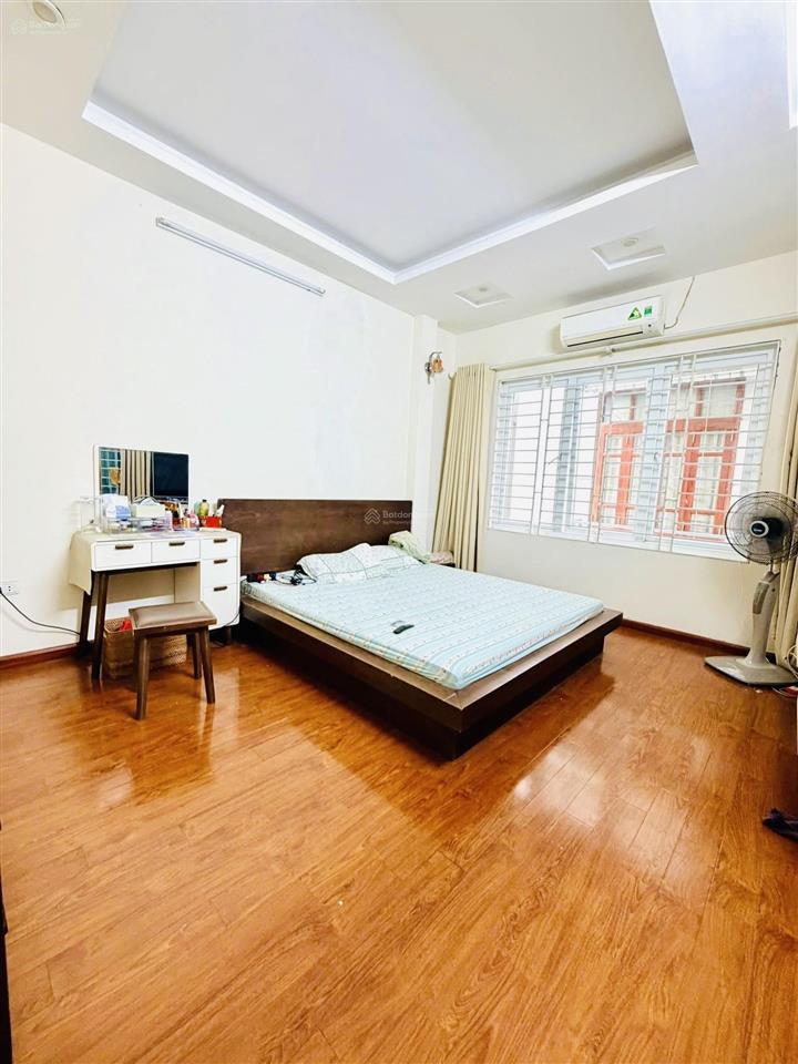 Nhà xinh phố văn cao, thoáng sáng vĩnh viễn, ngõ nông 3 gác ,dân xây, full nội thất, ở ngay, 56m*5t