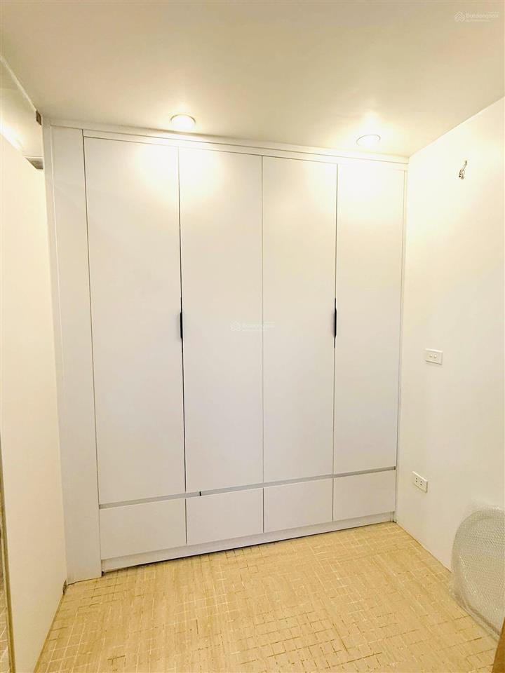 Chưa đến 7 tỷ! phố văn cao ,2 thoáng trước sau, dân xây, ba gác, full nt, ngõ nông ,30m ra phố