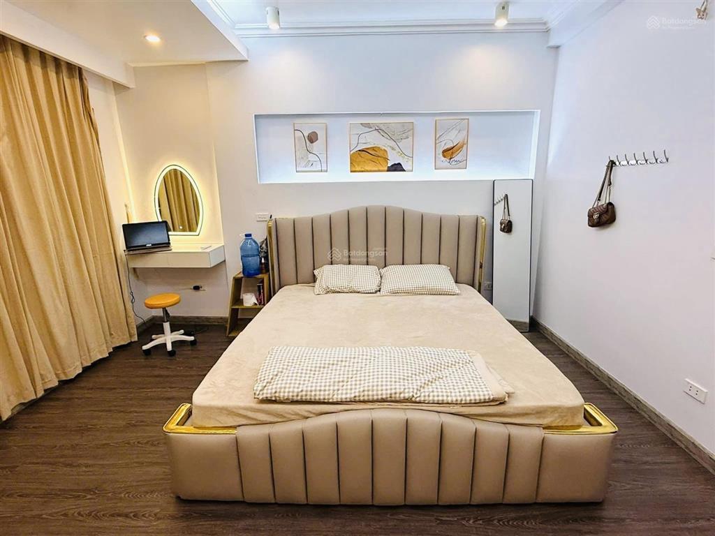 Chưa đến 7 tỷ! phố văn cao ,2 thoáng trước sau, dân xây, ba gác, full nt, ngõ nông ,30m ra phố