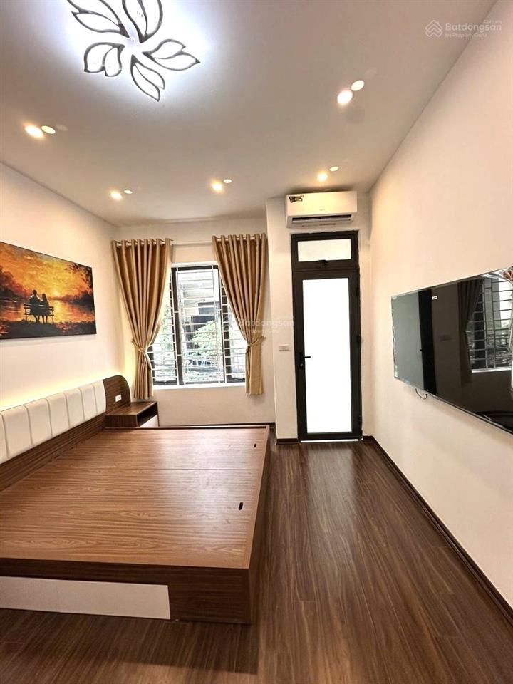 Nhà xinh phố lạc long quân, ngõ nông , full nt, 20m ra phố ,sân xe , 2 thoáng , dân xây