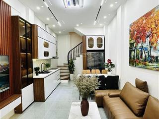 Nhà xinh phố lạc long quân, ngõ nông , full nt, 20m ra phố ,sân xe , 2 thoáng , dân xây